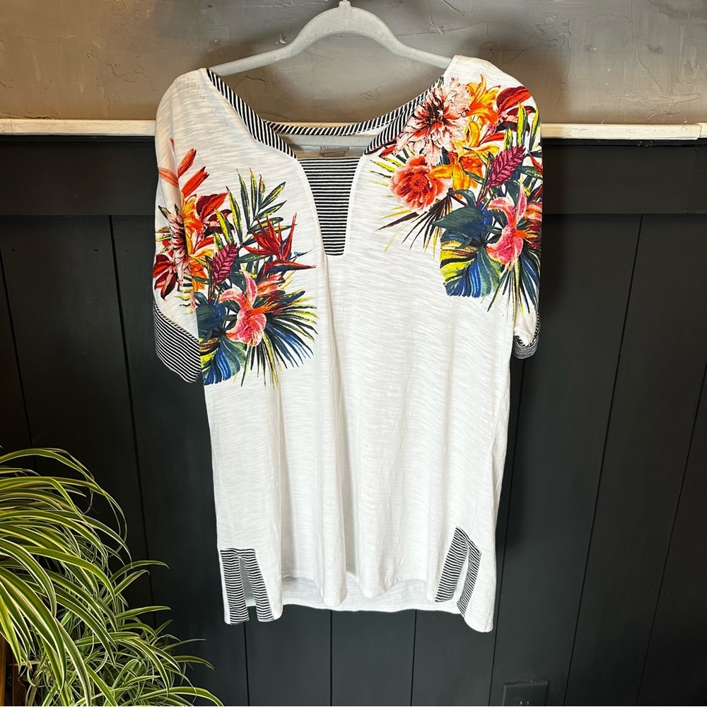 Chico’s Women's Medium‎ White Floral Cotton Short Sleeve Casual Tee